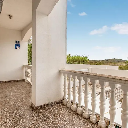 2 Bedroom Stunning In Nin