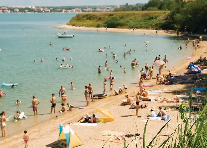 2 Bedroom Stunning In 公寓 *