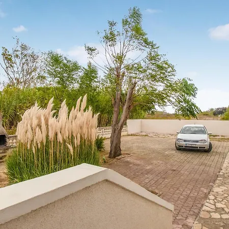 2 Bedroom Stunning In Lejlighed