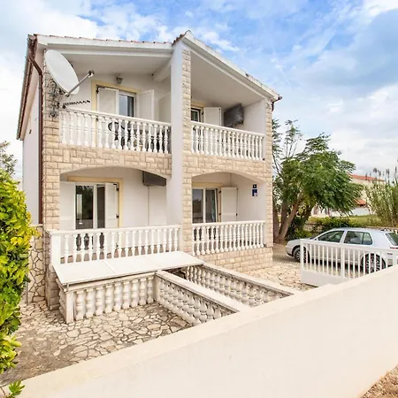 Stunning In With Kitchen Apartment Nin
