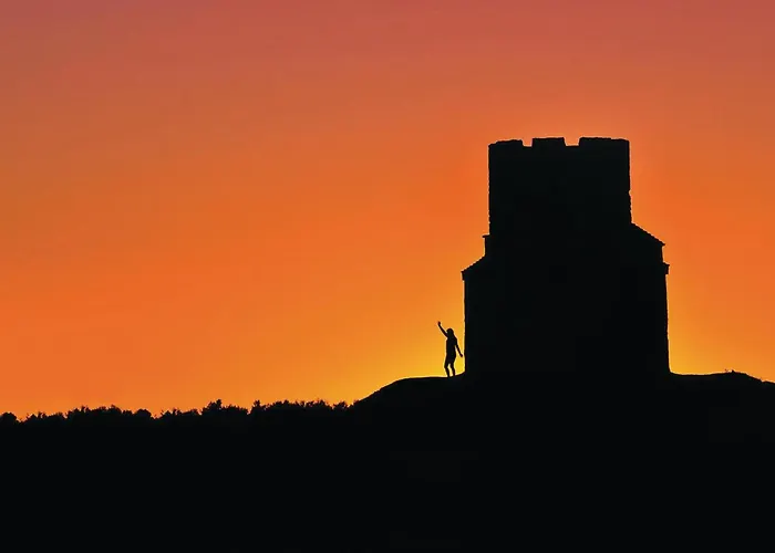 2 Bedroom Stunning In * Nin